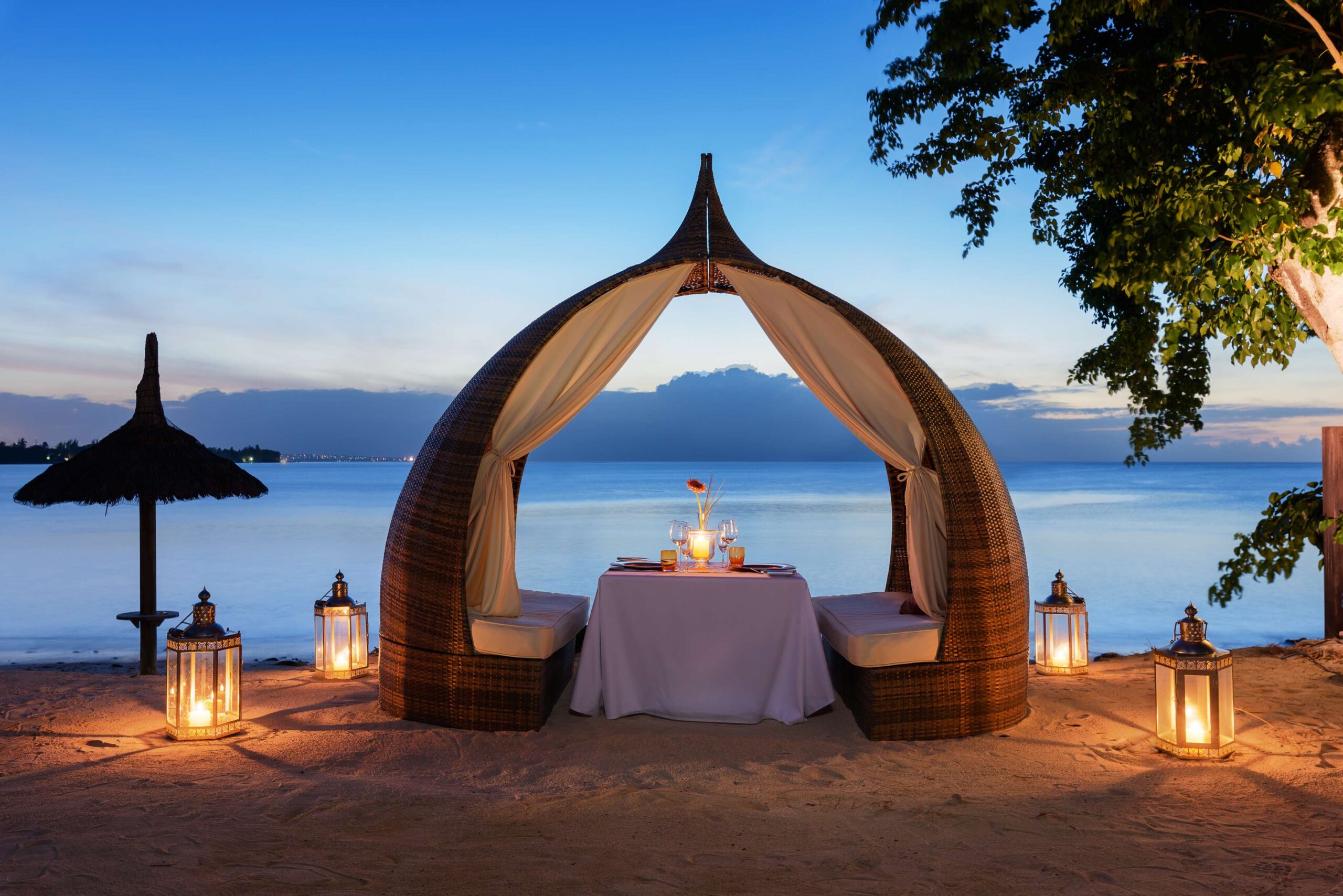Romantic beach dining in Mauritius